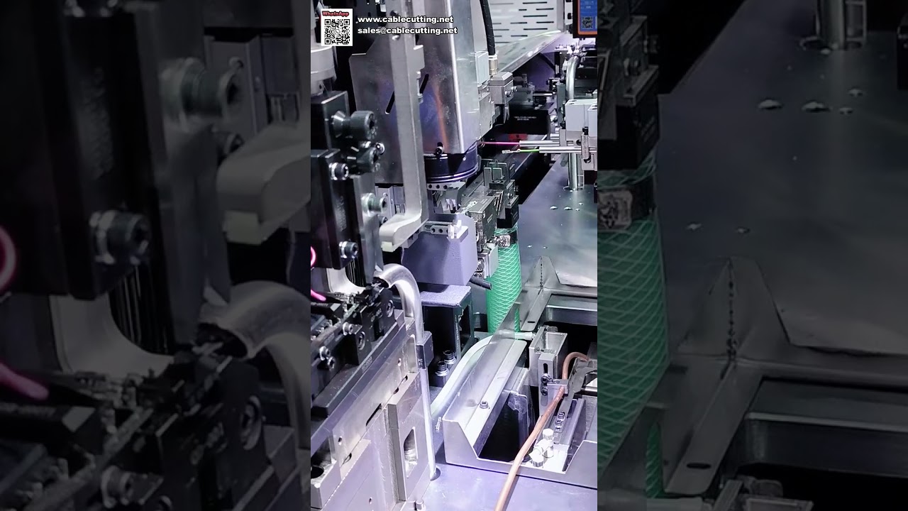 Máquina de Inserção Automática de Conectores com Alta Compatibilidade