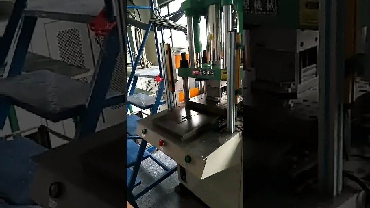 Máquina de Injeção Plástica 85T para Moldes de Chinelos, Sandálias, Canetas e Capas de Celular
