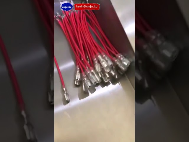 Máquina Automática de Corte, Decapagem, Crimpagem e Inserção de Terminais e Capas