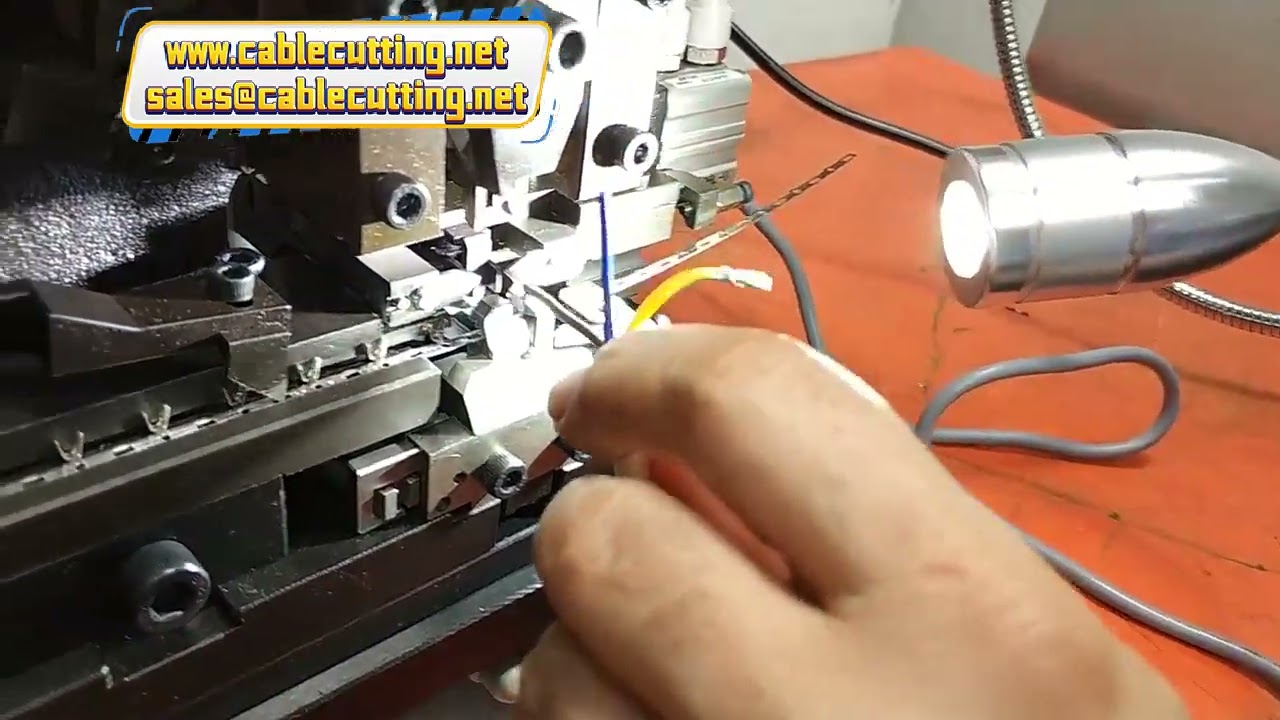 Máquina de Decapagem e Crimpagem de Terminais Super Mute – Decapagem de Cabos Elétricos e Crimpagem de Terminais