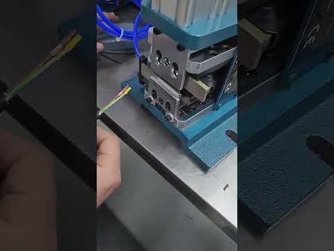 Máquina Pneumática 3FN para Decapagem e Torção de Fios Multipolares - 220V