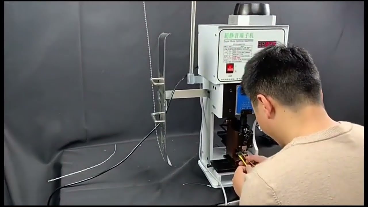 Máquina de Crimpagem Vertical com Alimentação Traseira para Perfuração de Cabos - Prensa de Terminal em Atacado