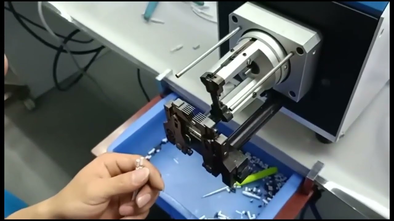 Máquina Semiautomática de Decapagem de Cabos Coaxiais RG58 e RG6