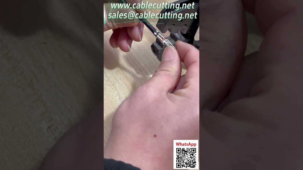 Solução Personalizada de Crimpagem Pneumática para Conectores Não Padrão | Otimize sua Automação