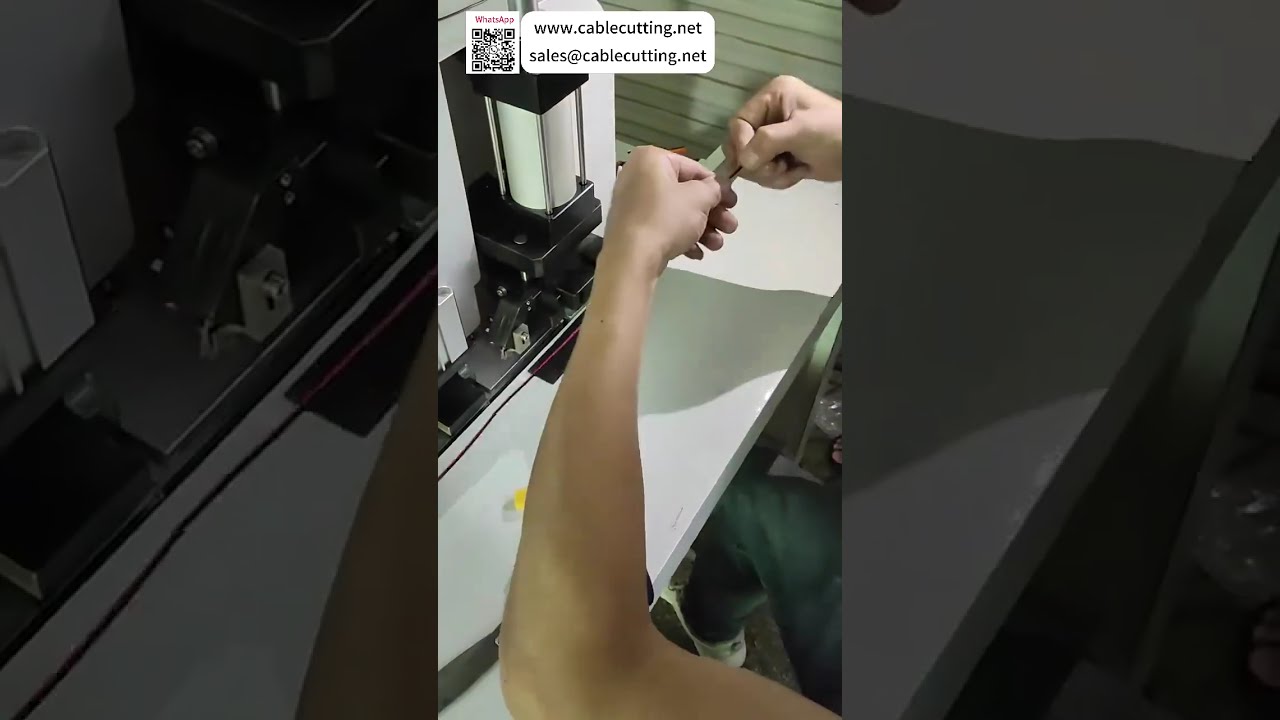 Máquina Automática de Corte e Decapagem de Cabo Fita Multicore para Alta Produtividade