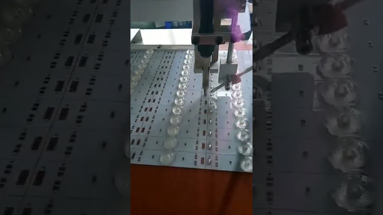 Máquina de Solda Automática para Módulos LED WPM-142 - Soldagem de Precisão