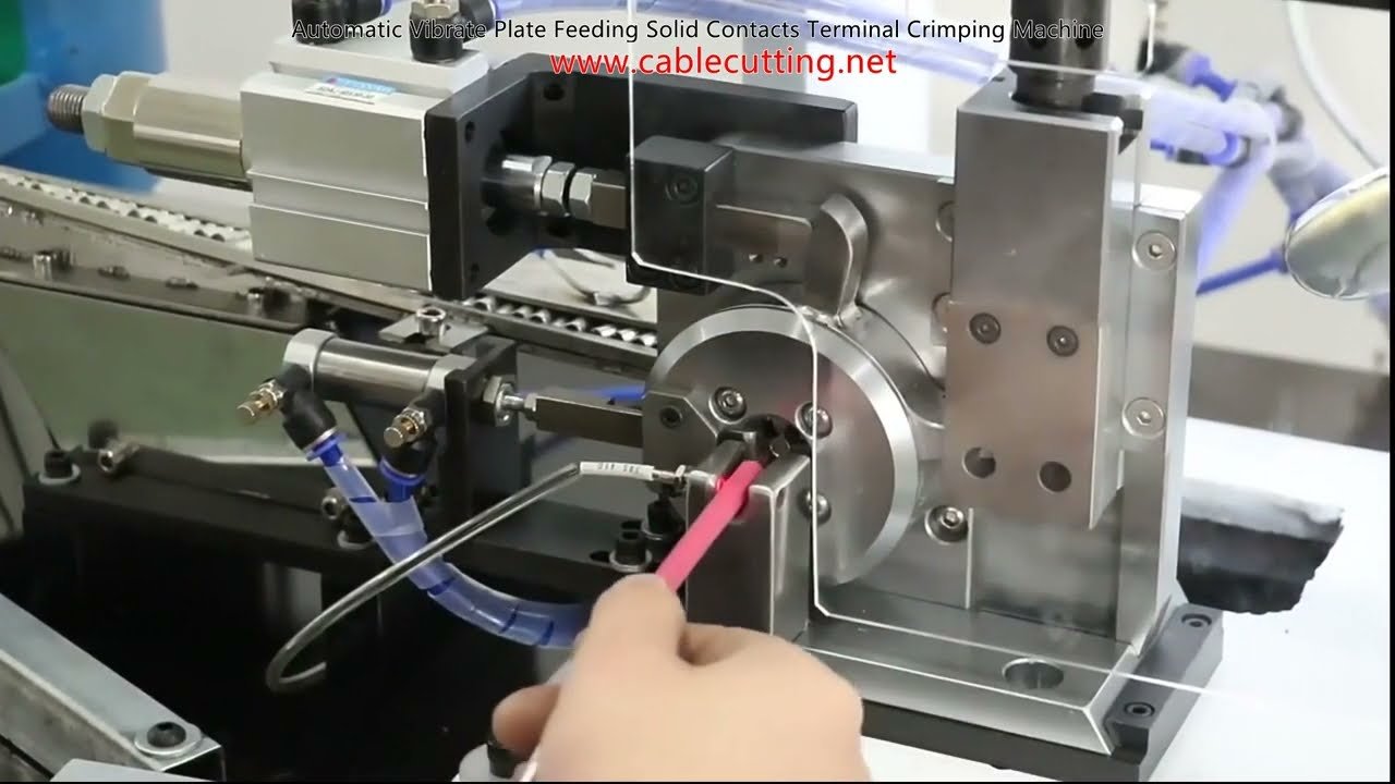 Máquina de Crimpagem Automática de Terminais com Alimentação por Placa Vibratória para Contatos Sólidos