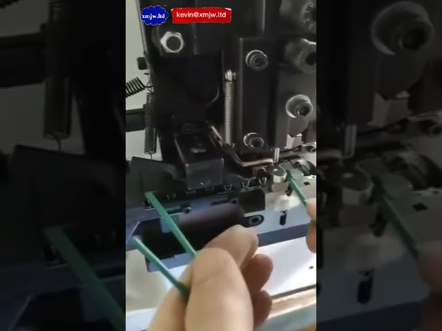 Máquina Automática de Decapagem e Crimpagem de Terminais - Processamento de Fios Eficiente