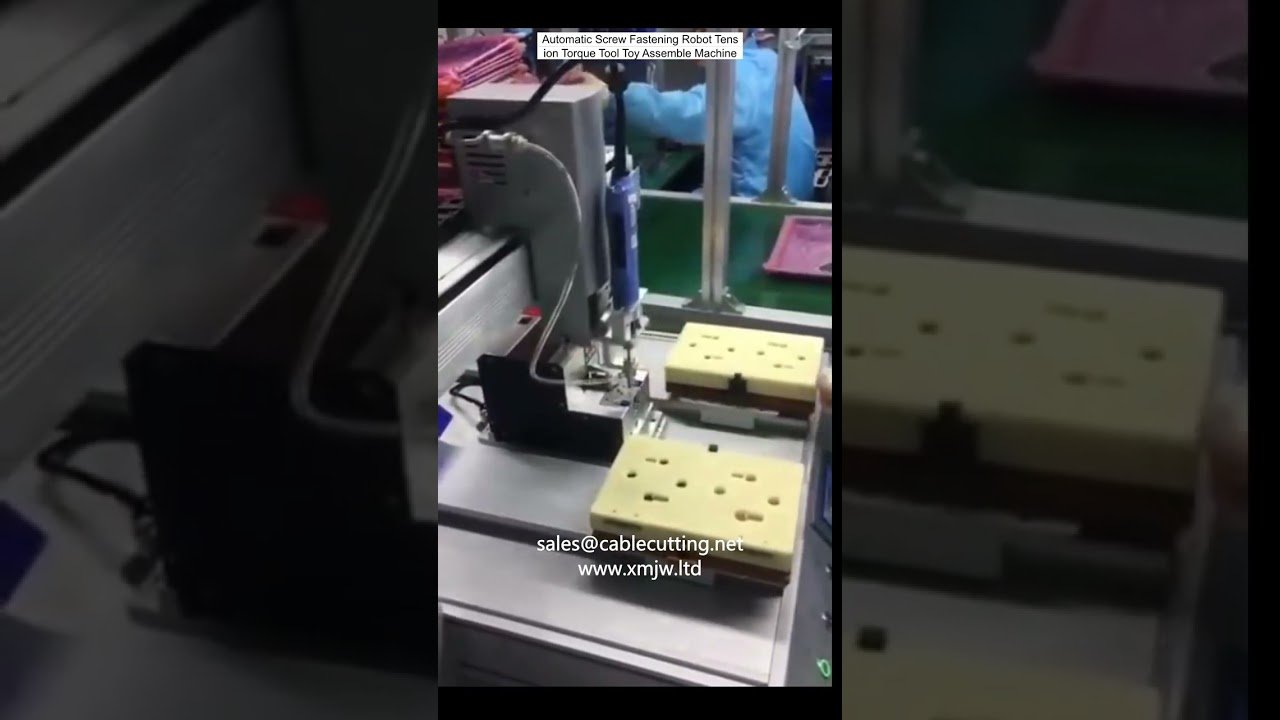 Robô Automático de Aperto de Parafusos com Controle de Torque para Montagem Industrial